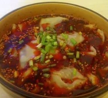Sichuan-style Dumplings with Medium Spiciness