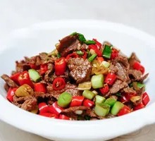 Stir-Fried Beef with Yellow Onion