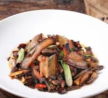 Ganoderma Mushroom Stir-fried with Preserved Pork