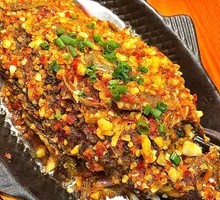 Sautéed Crucian Carp on Iron Plate