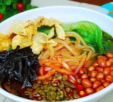 Clam Luosifen with Liuzhou Pickled Bamboo Shoots