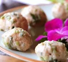 Green Gongcai Meatballs