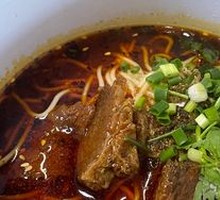 Fresh Pepper Beef Daoxiao Noodles