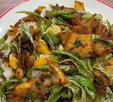 Spicy Green Pepper Stir-Fried Pork Fried Rice