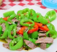 Stir-Fried Tender Beef with Green Pepper
