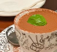 Traditional Italian Tiramisu