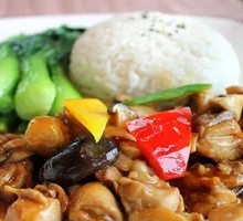 Small Flower Mushroom Stewed Chicken Rice