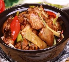 Spicy Braised Pork Ribs with Rice