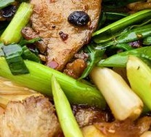 Garlic Shoots Hot Pot Meat