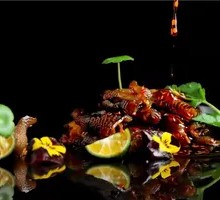 Spicy and Fragrant Black Chicken Feet in Soup