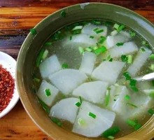 Beef Bone and Tofu Radish Soup