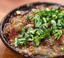 Steamed Pork Intestines with Rice Flour