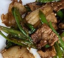Spicy Green Pepper Stir-fry with Pork