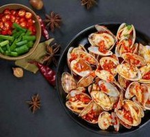 Braised Clams in Sauce
