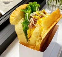 Thick Egg Tuna Sandwich