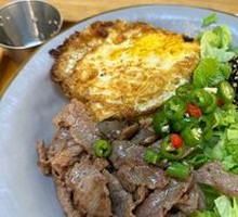 Beef and Lettuce Rice Bowl