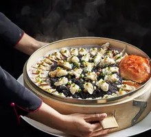 Steamed Treasure Crab with Black Rice in Bamboo Steamer