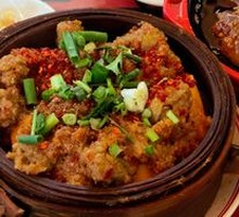 Steamed Pork Intestines with Rice Flour in Bamboo Basket