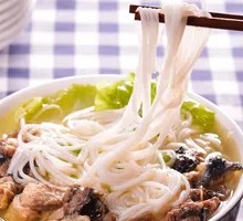 Braised Chicken Rice Noodles