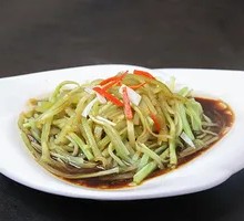 Stir-Fried Lettuce Leaves