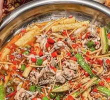 Fresh Spicy Rabbit in Pot