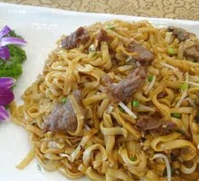 Stir-Fried Pork and Rice Noodles