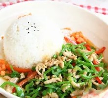 Green Pepper and Pork Stir-fry in Wooden Bucket Rice