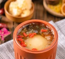 Braised Pear in Purple Sand Pot