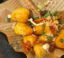 Crispy Pork Cracklings and Potato Fry