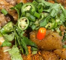 Braised and Roasted Pork Trotters