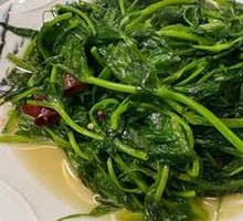 Garlic Stir-fried Pea Shoots