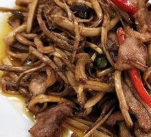 Bamboo Shoot Mushroom Stir-Fried with Pork Belly