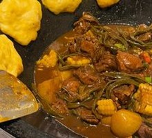 Stewed Pork Ribs and Goose in Iron Pot