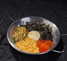 Hand-Grabbed Rice
