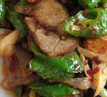 Stir-Fried Lamb with Spicy Sauce