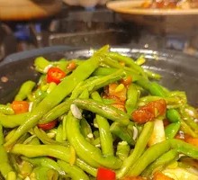 Stewed Oil渣 with Green Beans in Clay Pot