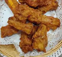 Golden Garlic Pork Ribs