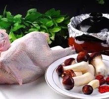 Goji Mushroom and Matsutake Simmered Free-Range Chicken Soup