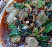 Thick-leaved Vegetable Stewed with Broad Beans