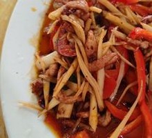 Sweet Pepper and Young Ginger Stir-Fry with Pork Strips
