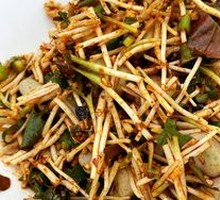 Pork Lung Salad with Broad Beans