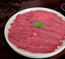 Signature Freshly Sliced Beef