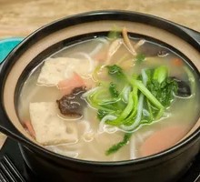 Three Delicacies Hot Pot Rice Noodles