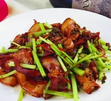 Spicy Pepper and Pickled Vegetable Stir-Fried Pork