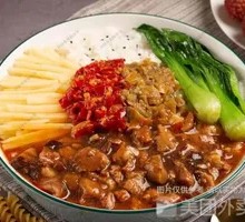 Shredded Pork with Mushroom and Chili Rice