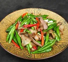 Stir-Fried Bell Pepper with Pork Tongue