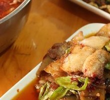 Sichuan-style stir-fried pork with yam skin