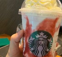 Red Beauty Strawberry Cheese Frappuccino