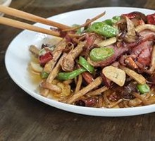 Bamboo Shoot Mushroom Stir-Fried with Preserved Pork