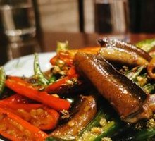 Stir-fried Eel with Small Chili Peppers